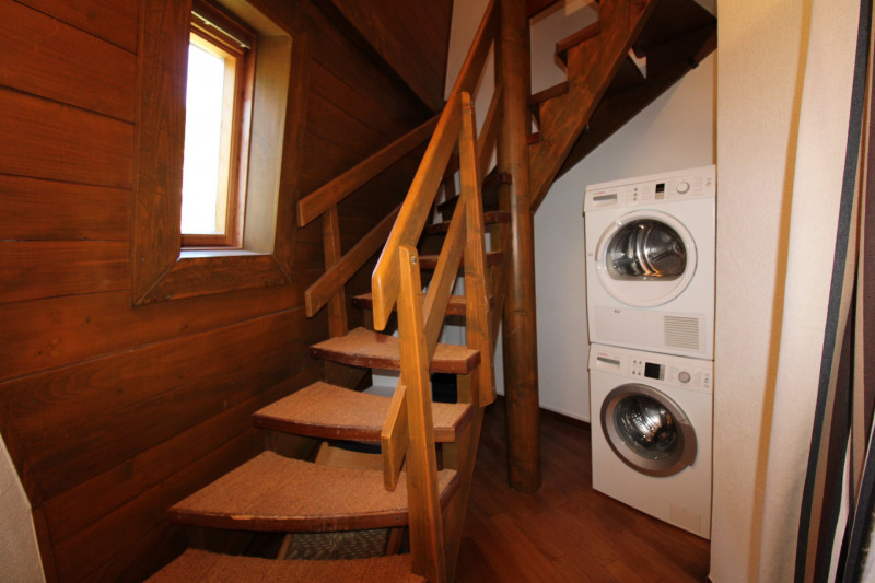 _lv_images__lot_0020392409_16_9332137