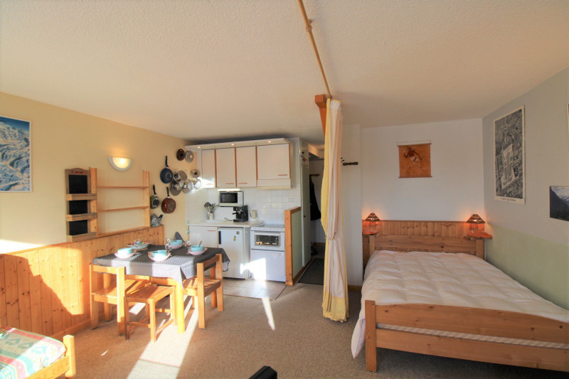 _lv_images__lot_0020392410_04_9695106