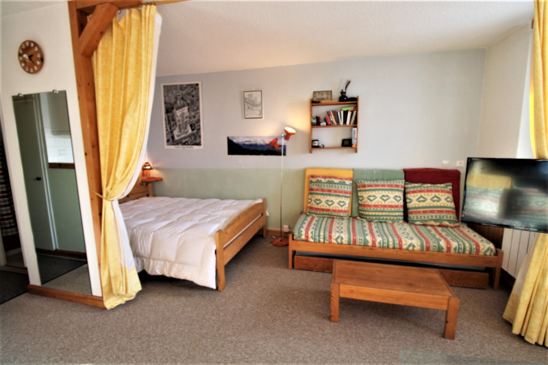 _lv_images__lot_0020392410_06_9319653