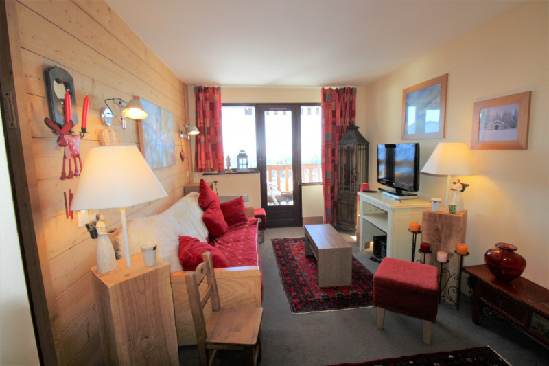 _lv_images__lot_0020392411_04_9826601