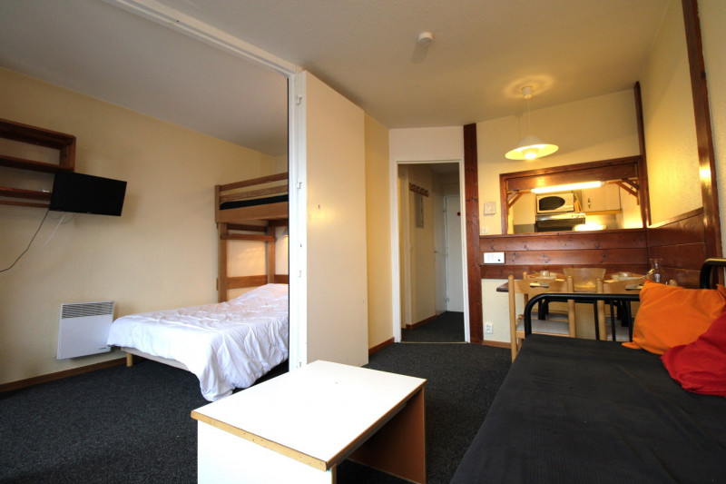 _lv_images__lot_0020392414_03_10372879