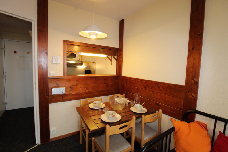 _lv_images__lot_0020392414_04_9734880