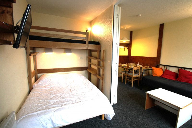 _lv_images__lot_0020392414_06_9563150