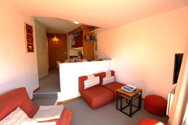 _lv_images__lot_0020392416_06_10320263