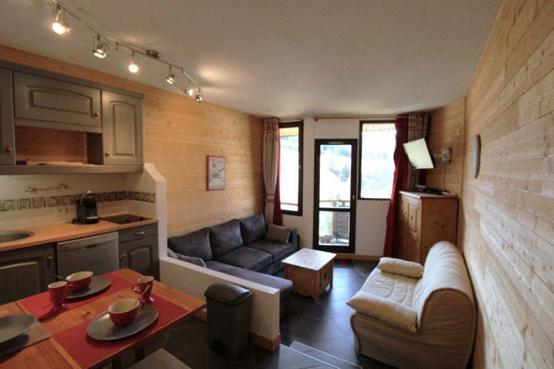 _lv_images__lot_0020392418_01_9881281