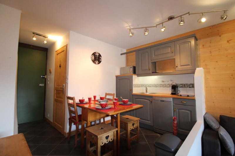 _lv_images__lot_0020392418_05_10061866