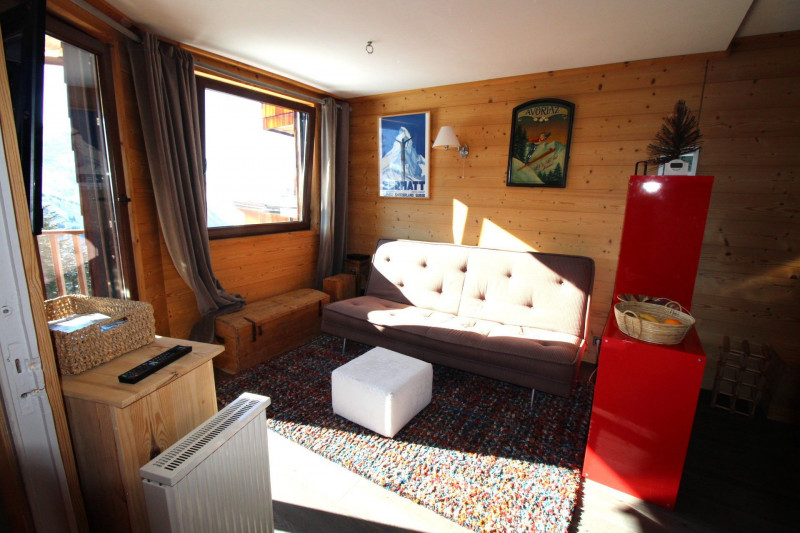 _lv_images__lot_0020392419_01_10320659