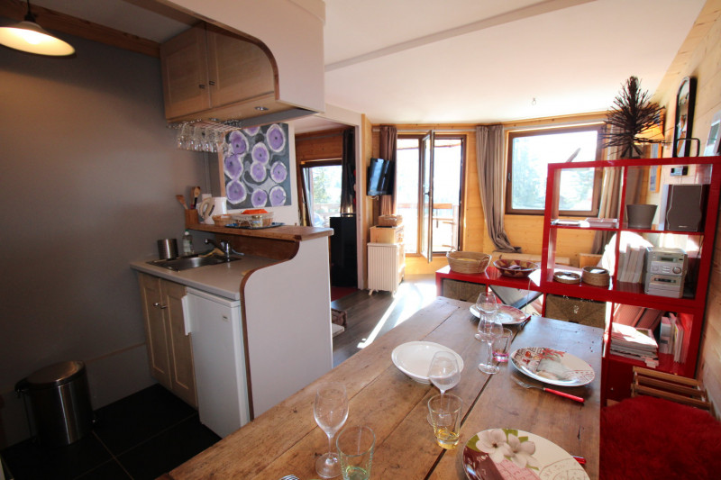 _lv_images__lot_0020392419_04_10312772