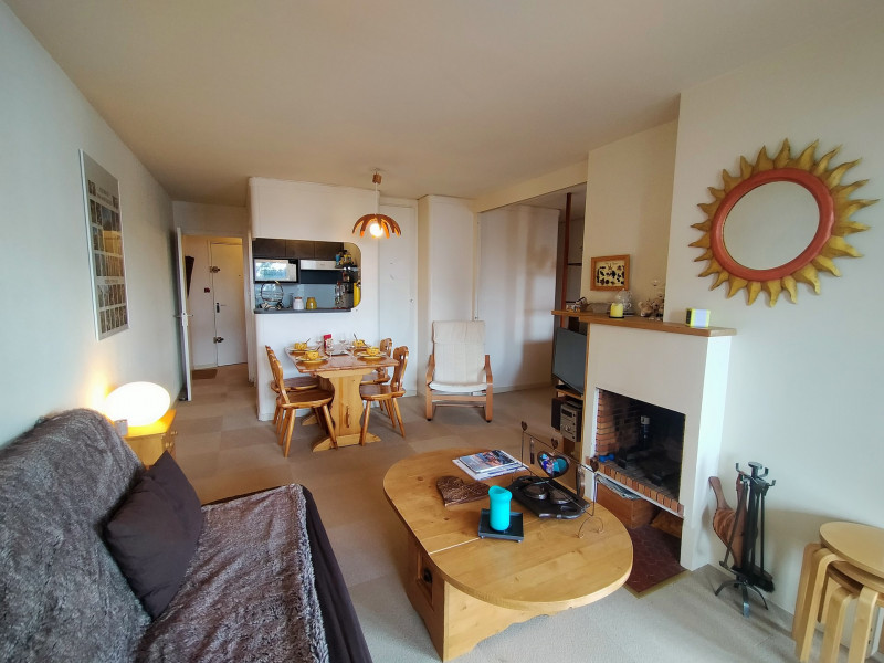 _lv_images__lot_0020392423_03_9973473