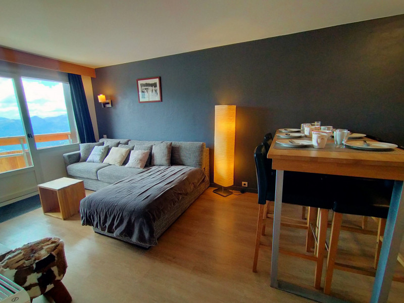 _lv_images__lot_0020392425_02_10350002