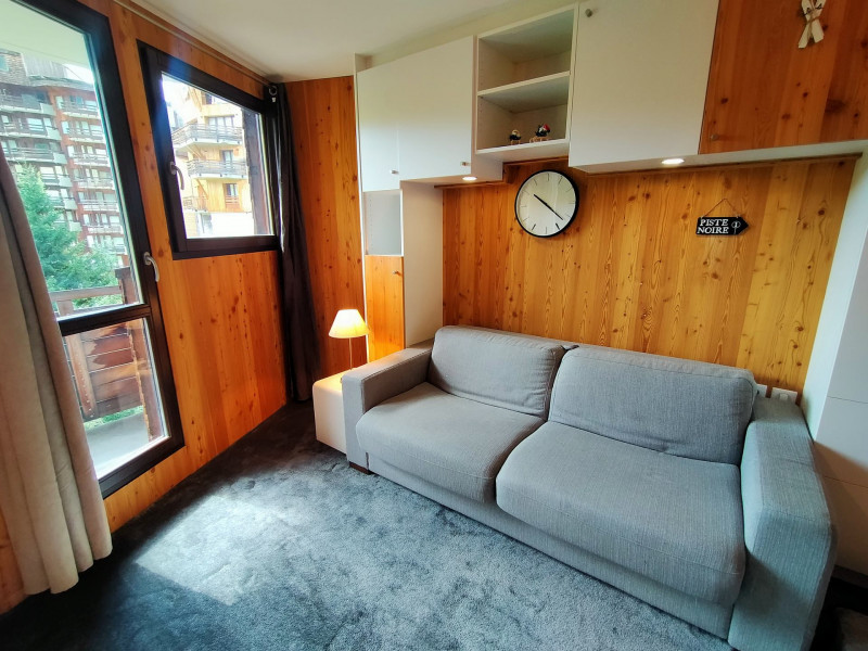 _lv_images__lot_0020392428_04_9410137