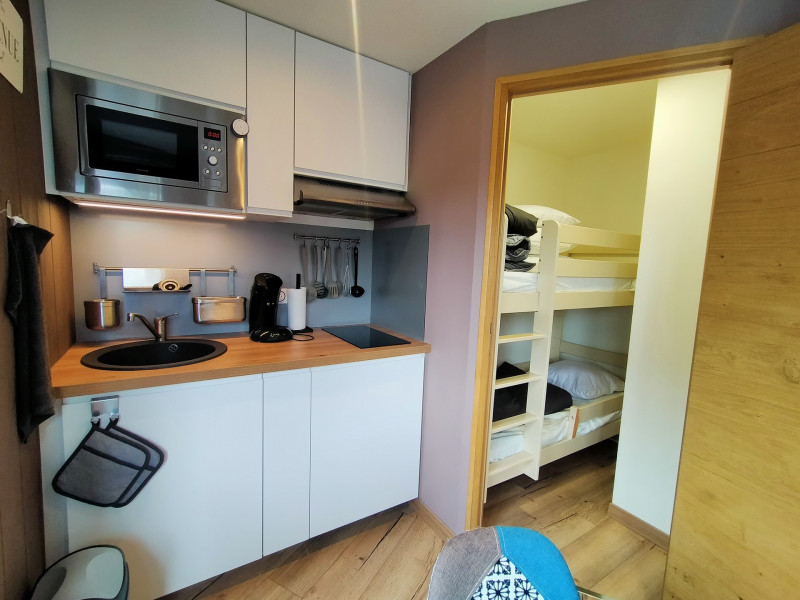 _lv_images__lot_0020392429_08_9775210