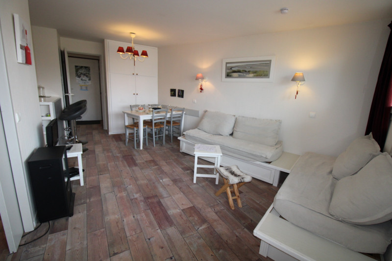 _lv_images__lot_0020392435_03_9787403 _lv_images__lot_0020392435_03_9787403