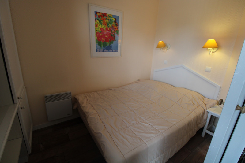 _lv_images__lot_0020392435_06_10234120