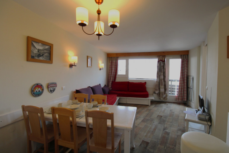 _lv_images__lot_0020392436_01_10312950