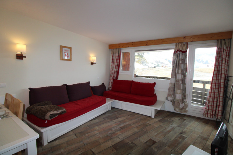 _lv_images__lot_0020392436_02_10269622