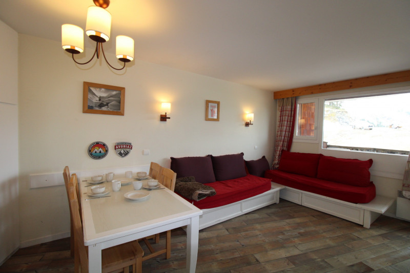 _lv_images__lot_0020392436_04_9556942