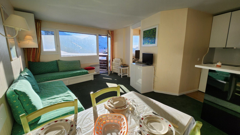 _lv_images__lot_0020392441_02_9980821