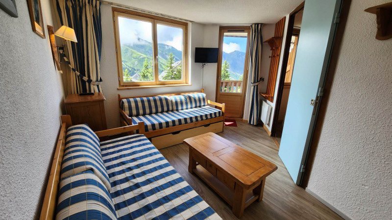 _lv_images__lot_0020392442_02_9576635