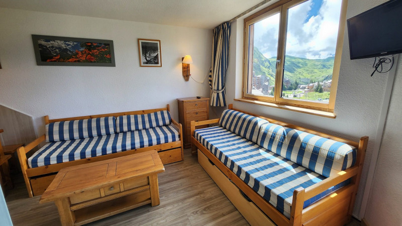 _lv_images__lot_0020392442_04_10103151