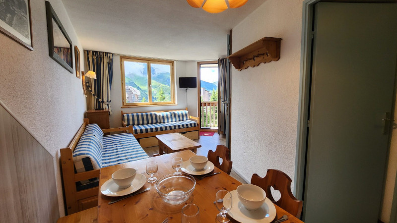 _lv_images__lot_0020392442_05_9775256