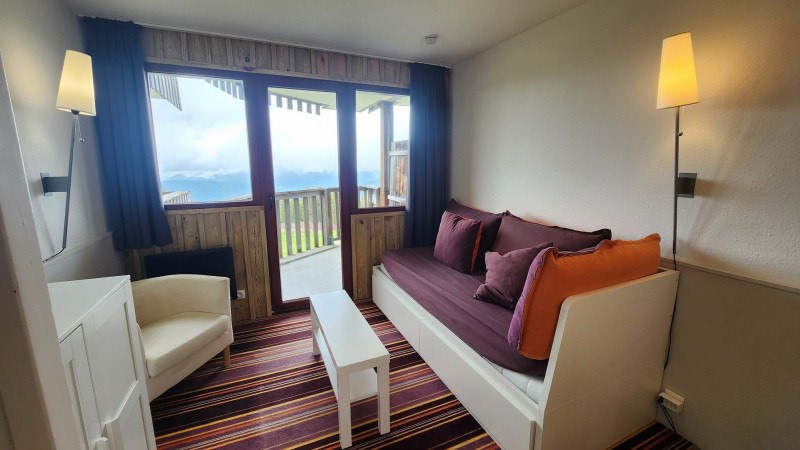 _lv_images__lot_0020392443_04_9901201