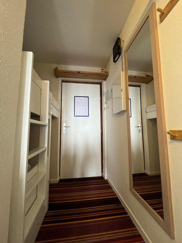 _lv_images__lot_0020392443_11_9364542