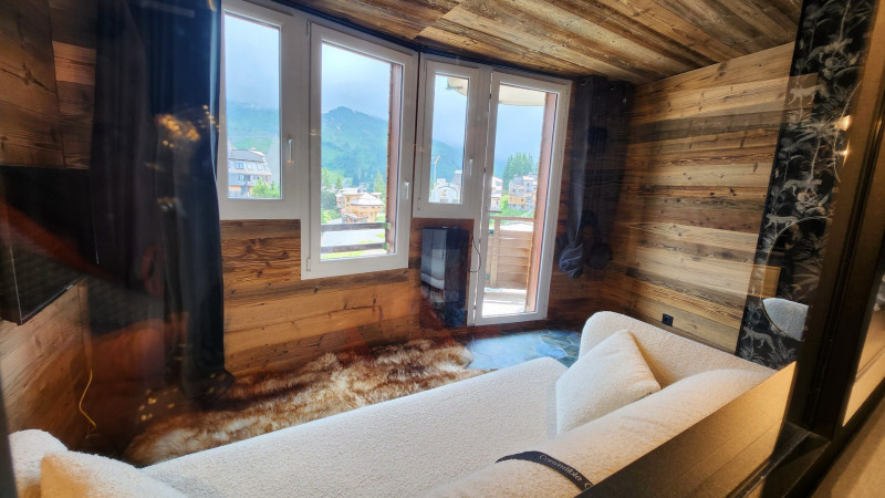 _lv_images__lot_0020392444_04_10190328 _lv_images__lot_0020392444_04_10190328