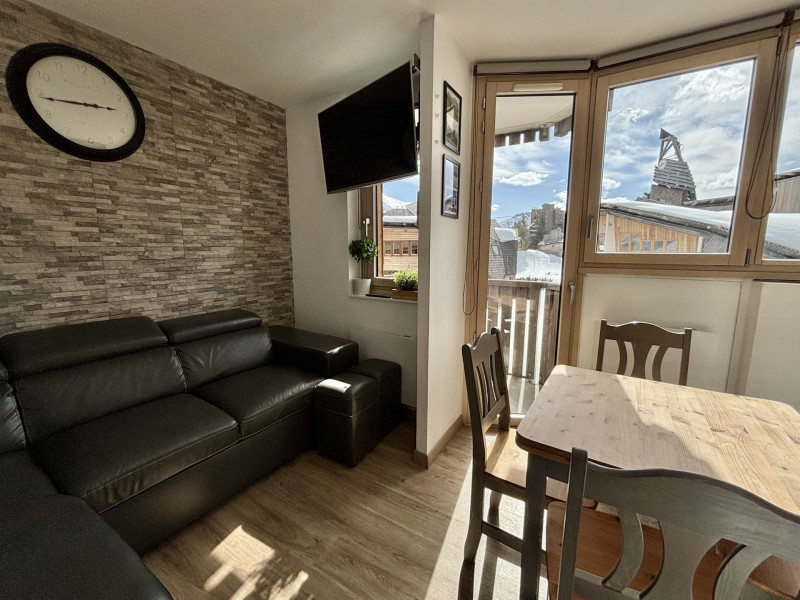 _lv_images__lot_0020392445_01_11223170