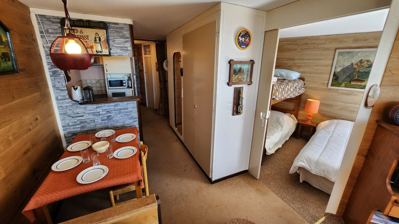 _lv_images__lot_0020392446_03_9529993