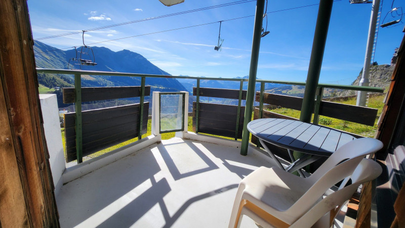 _lv_images__lot_0020392446_10_9530000