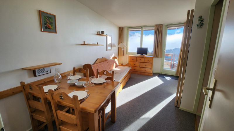 _lv_images__lot_0020392447_01_10205419