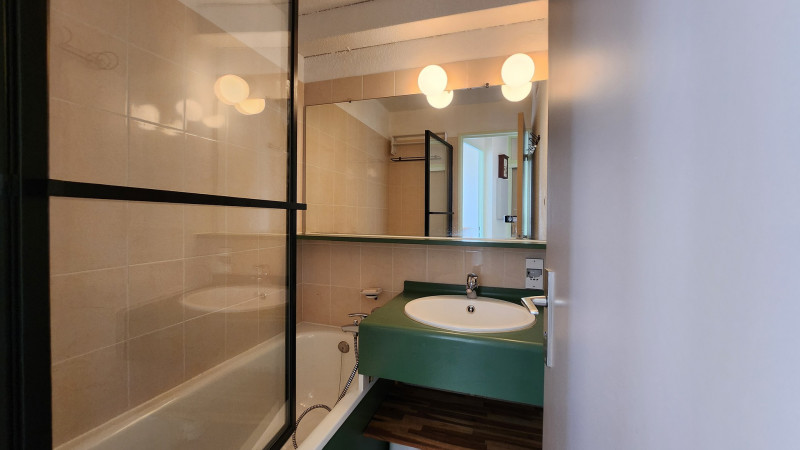 _lv_images__lot_0020392447_08_9432818