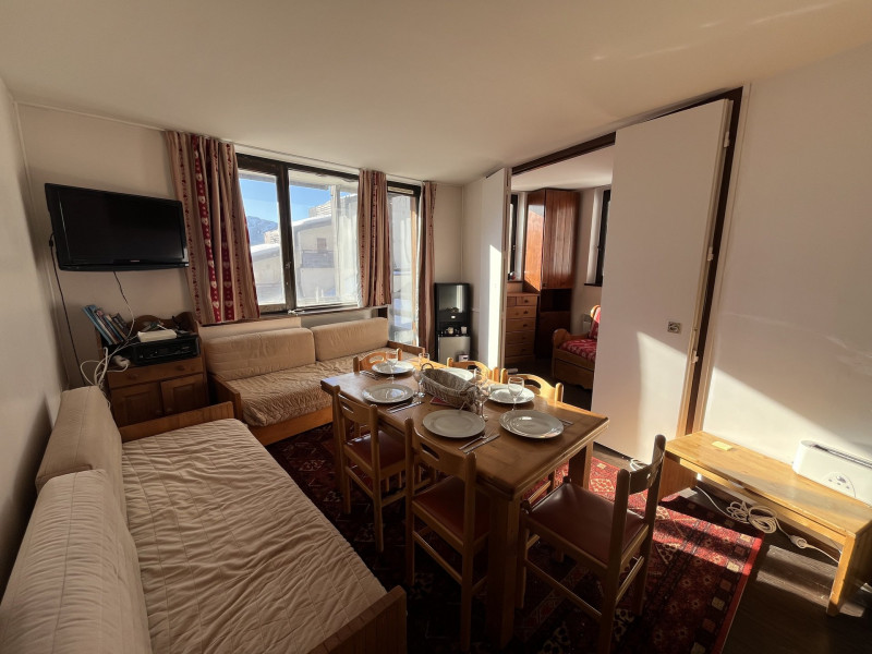 _lv_images__lot_0020392452_01_11156482