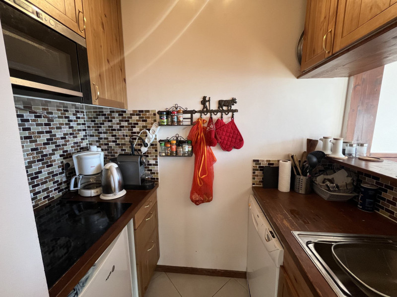 _lv_images__lot_0020392452_04_10027437