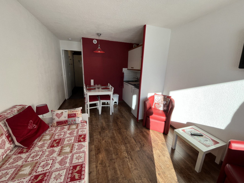 _lv_images__lot_0020392453_03_10403121