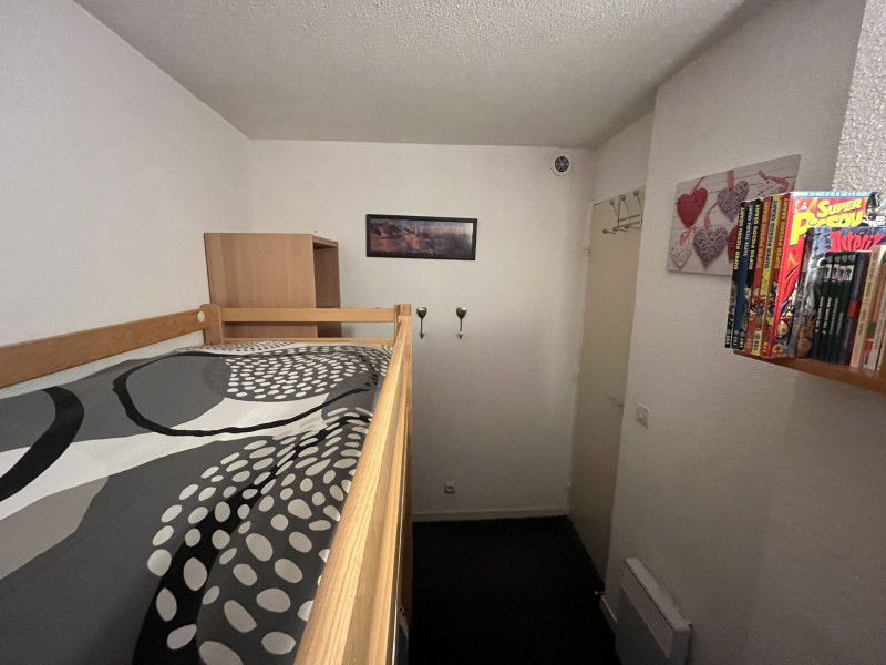 _lv_images__lot_0020392453_09_10068789