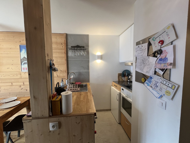 _lv_images__lot_0020392454_06_10320199