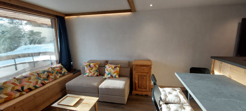 _lv_images__lot_0040210068_03_9340840