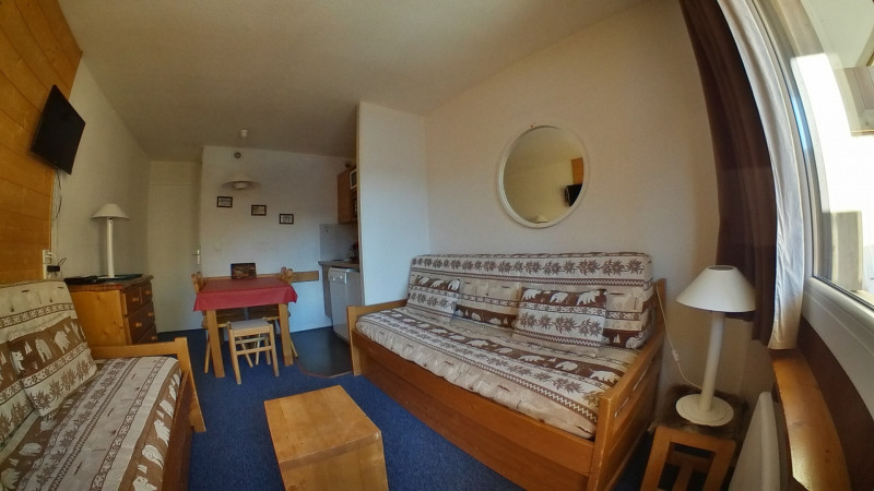 _lv_images__lot_0050290402_03_9392866