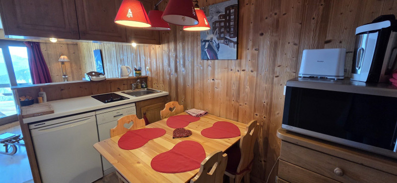 _lv_images__lot_0050310027_04_9447450