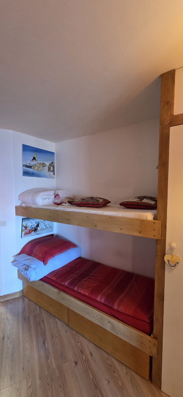 _lv_images__lot_0050310027_09_10016058