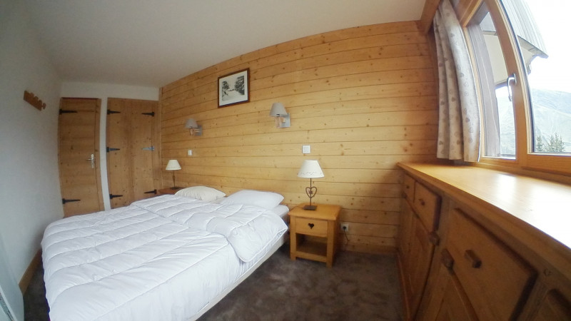 _lv_images__lot_0050420303_07_9269200