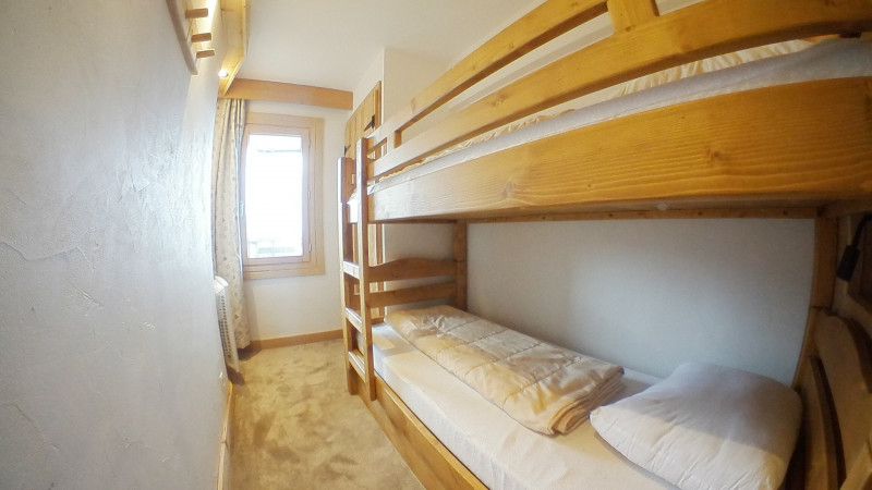 _lv_images__lot_0050420303_09_10307335