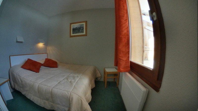 _lv_images__lot_0050440202_05_9373234