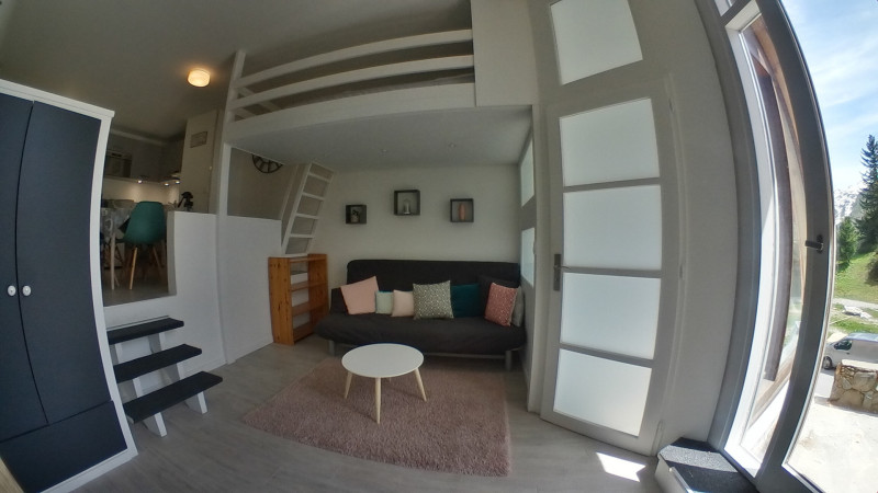 _lv_images__lot_0050450015_01_9928809