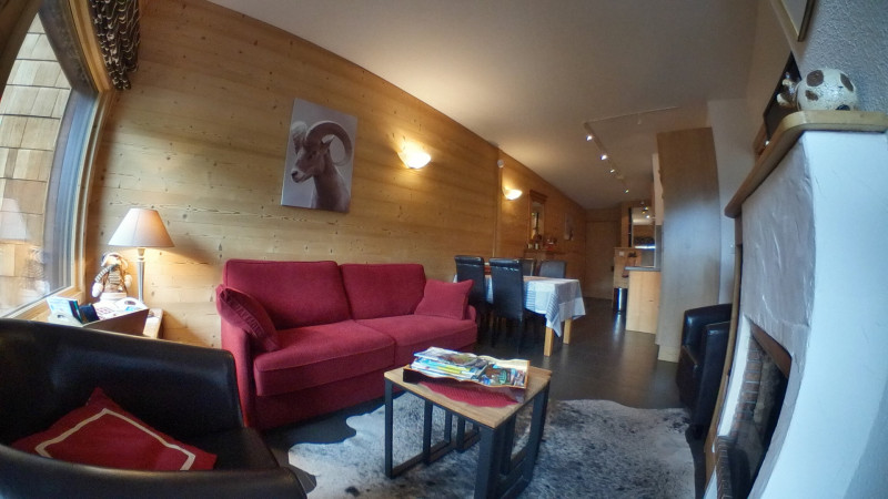_lv_images__lot_0050450023_02_11132883