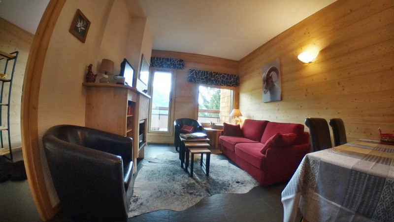 _lv_images__lot_0050450023_03_10299614