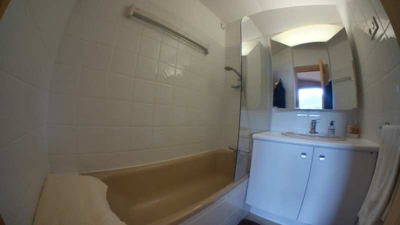 _lv_images__lot_0050450023_08_10397454