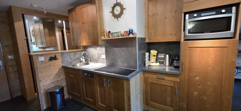 _lv_images__lot_0050450023_16_11315144